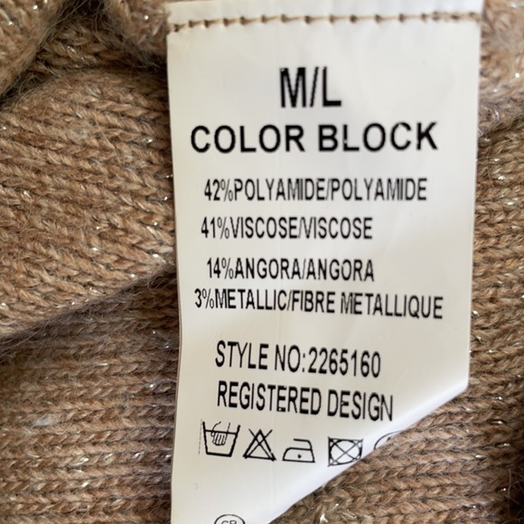 Color Block Sweater - Picture 4 of 4